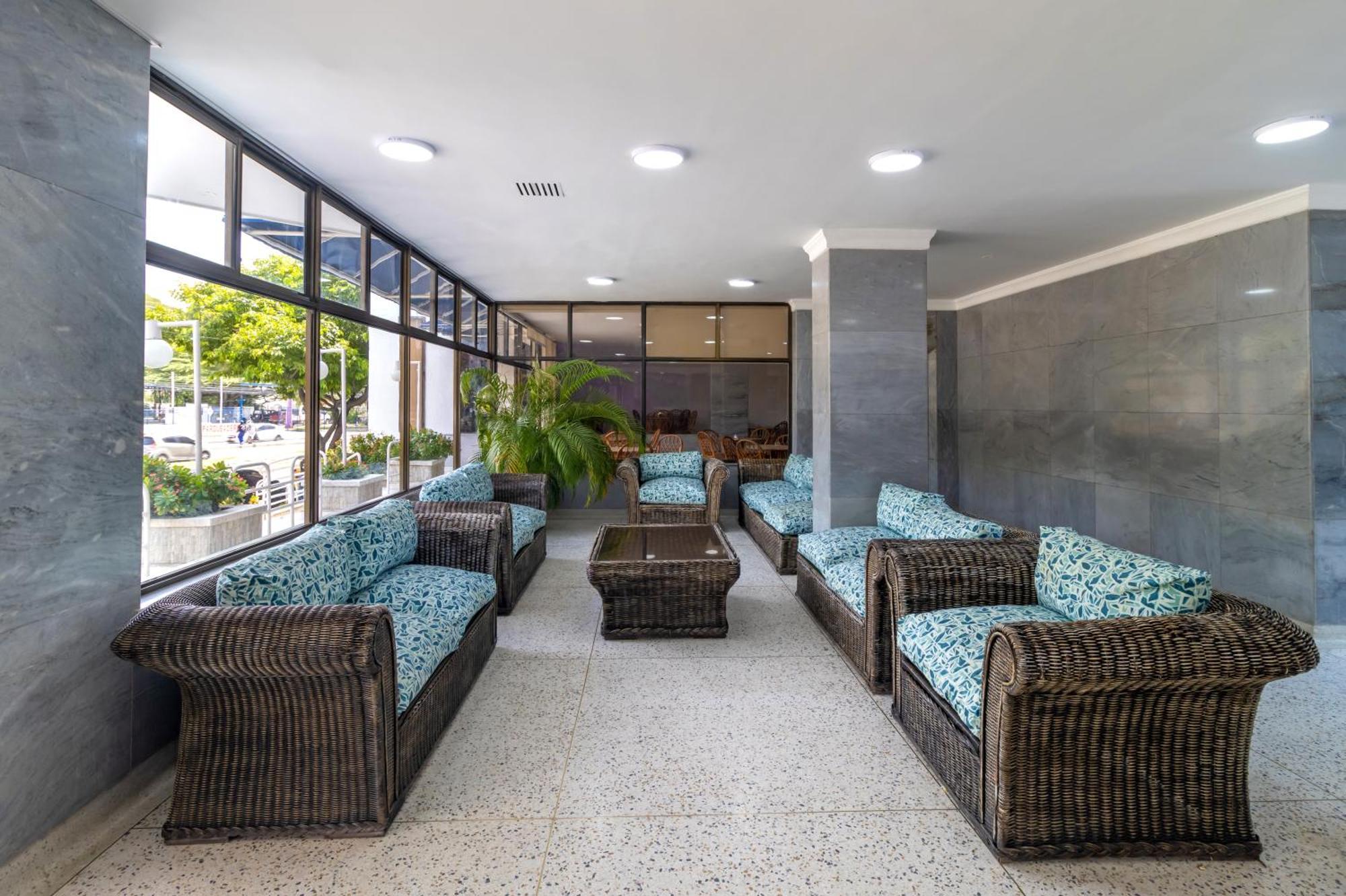 Hotel Axis Inn By Geh Suites 圣玛尔塔 外观 照片
